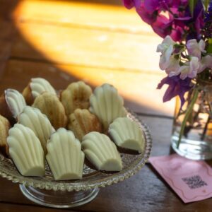 Madeleines met Witen chocolade